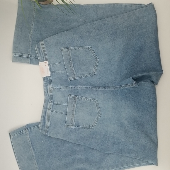 A Beautiful Soul 34" Wide Leg Blue Jeans - Picture 4 of 13